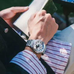 Casio 200 m)-G-Shock - GM-2100YM-8AER