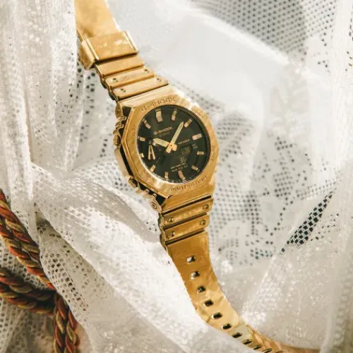 Casio 200 m)-G-Shock - GM-2100YMG-9AER