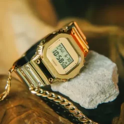 Casio 200 m)-G-Shock - GM-5600YMG-9ER