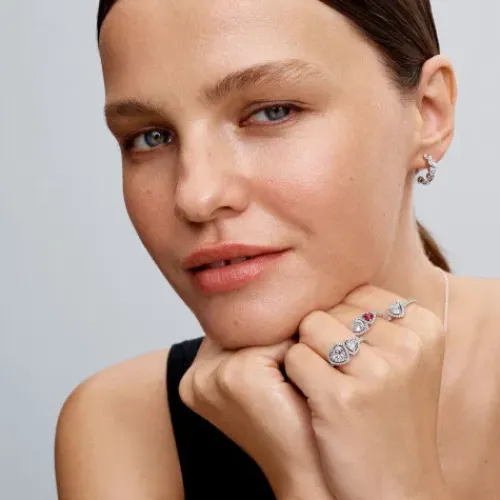 Pandora (Kette mit) Herz-Funkelnde Herzen Offene Creolen - 293657C01