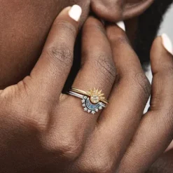 Pandora Ringe-Himmlisch Funkelnder Blauer Mondring - 192675C01